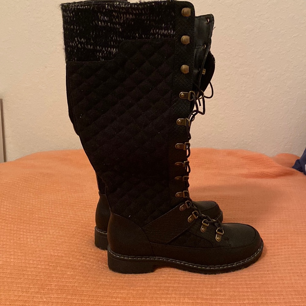 Just Fab quilted lace up boots